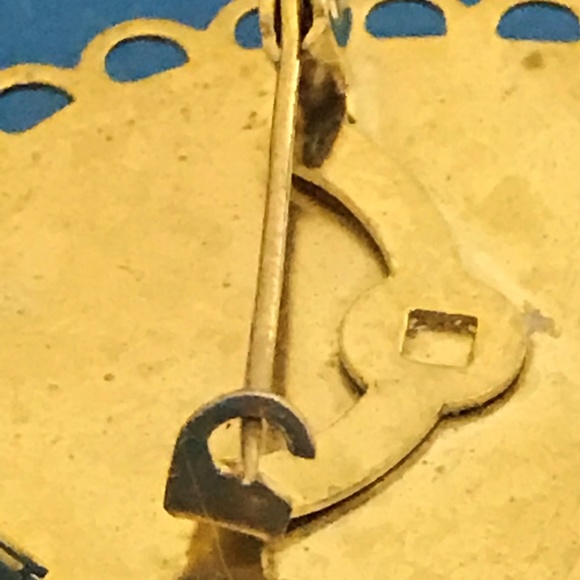 Handmade Jewelry Quiet Girl Portrait Style Brooch Pin Gold Tone